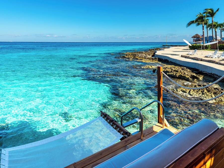 Private beach, white sand, beach umbrellas, beach towels