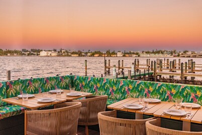 Palm Tree Club Miami Hotel