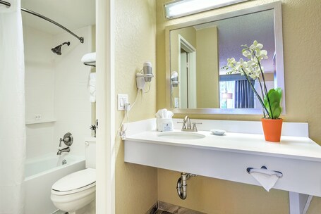 North Bay Inn Miami - Image 5