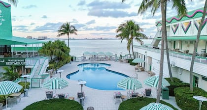 Palm Tree Club Miami Hotel