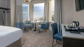 Seprai premium, minibar, brankas, dan didekorasi berbeda-beda