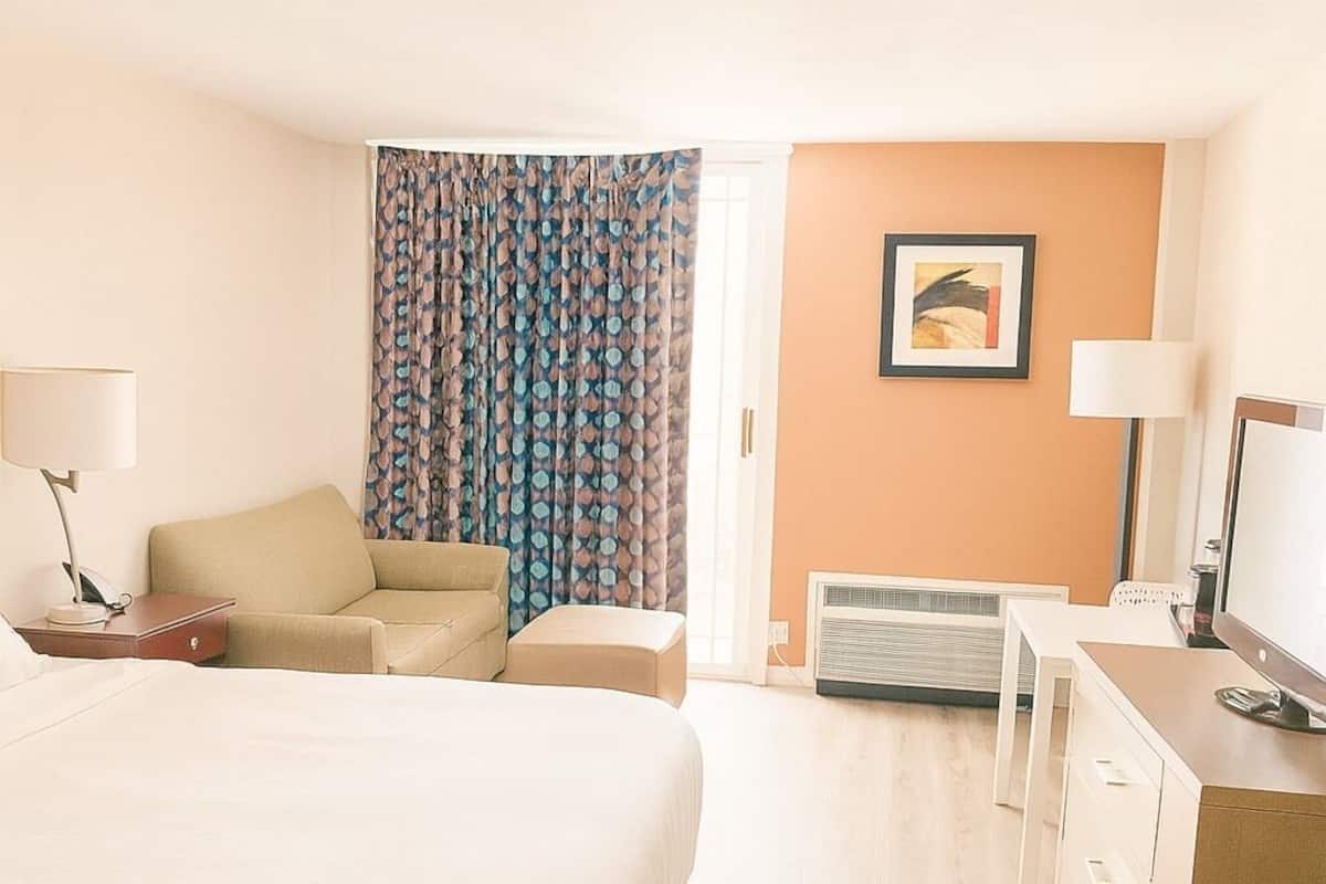 Standard Room | Premium bedding, pillowtop beds, desk, blackout drapes