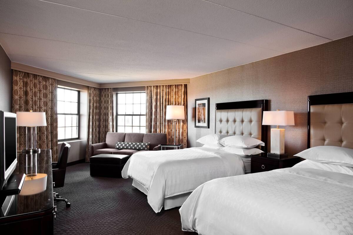 Deluxe Room, 2 Double Beds, Non Smoking, Corner | Hypo-allergenic bedding available, in-room safe, desk, laptop workspace