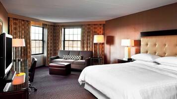 Deluxe Room, 1 King Bed | Hypo-allergenic bedding, in-room safe, desk, laptop workspace