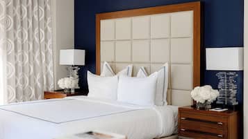 Executive Studio, 1 King Bed | 1 bedroom, hypo-allergenic bedding, down comforters, pillowtop beds