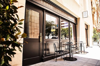4 restaurants, breakfast, lunch, dinner served; international cuisine at The Adolphus, Autograph Collection