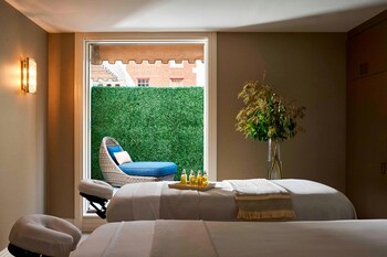 Couples treatment rooms, body treatments, body wraps, body scrubs at The Adolphus, Autograph Collection