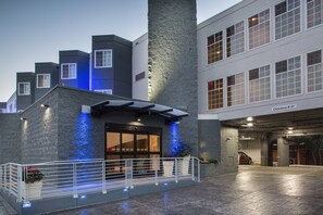 Exterior - Holiday Inn Express Mountain View - S Palo Alto by IHG (Mountain View)