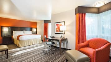 Pillowtop beds, in-room safe, desk, blackout drapes