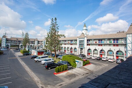 Castle Inn and Suites - view 3