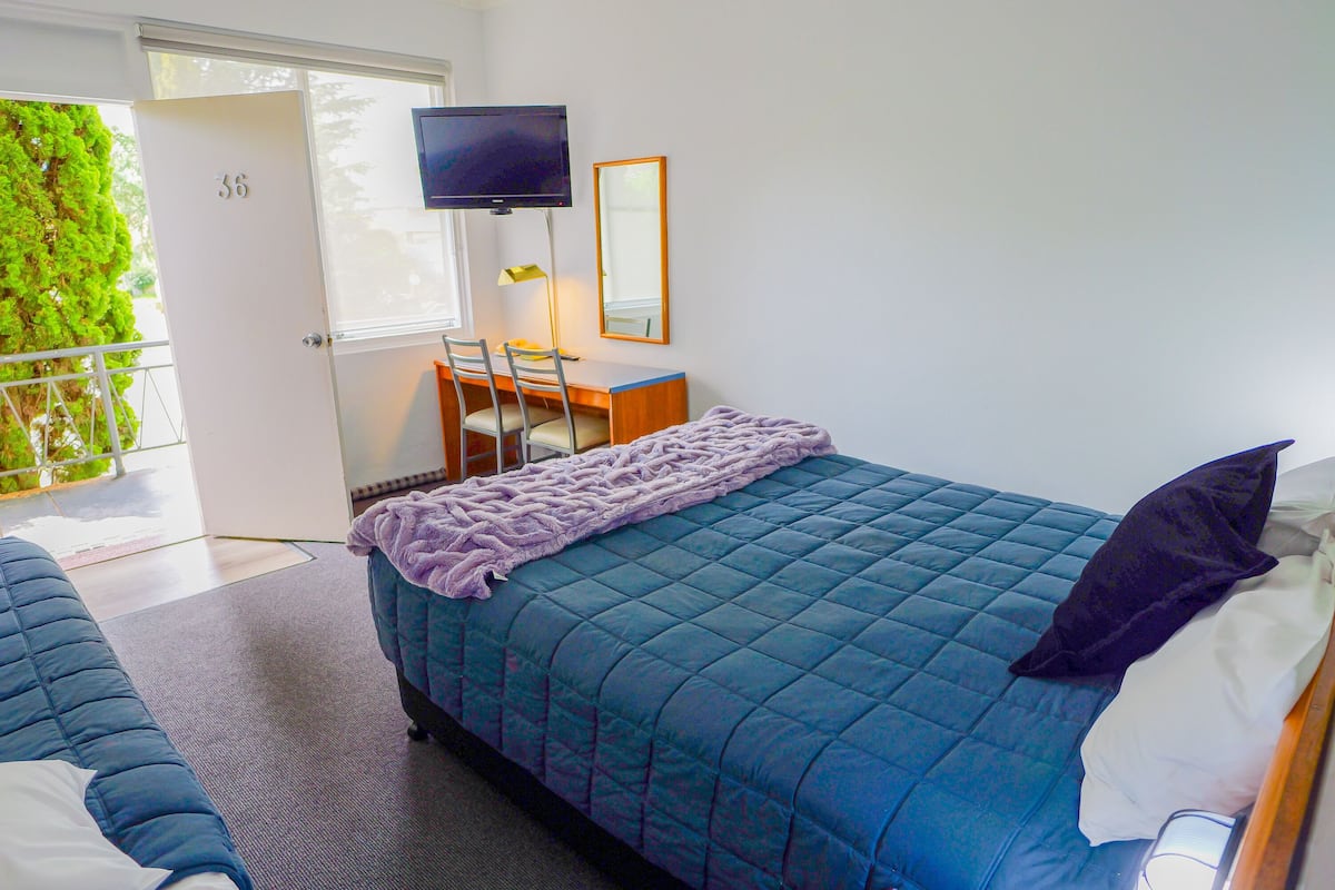 1 bedroom, in-room safe, desk, free WiFi