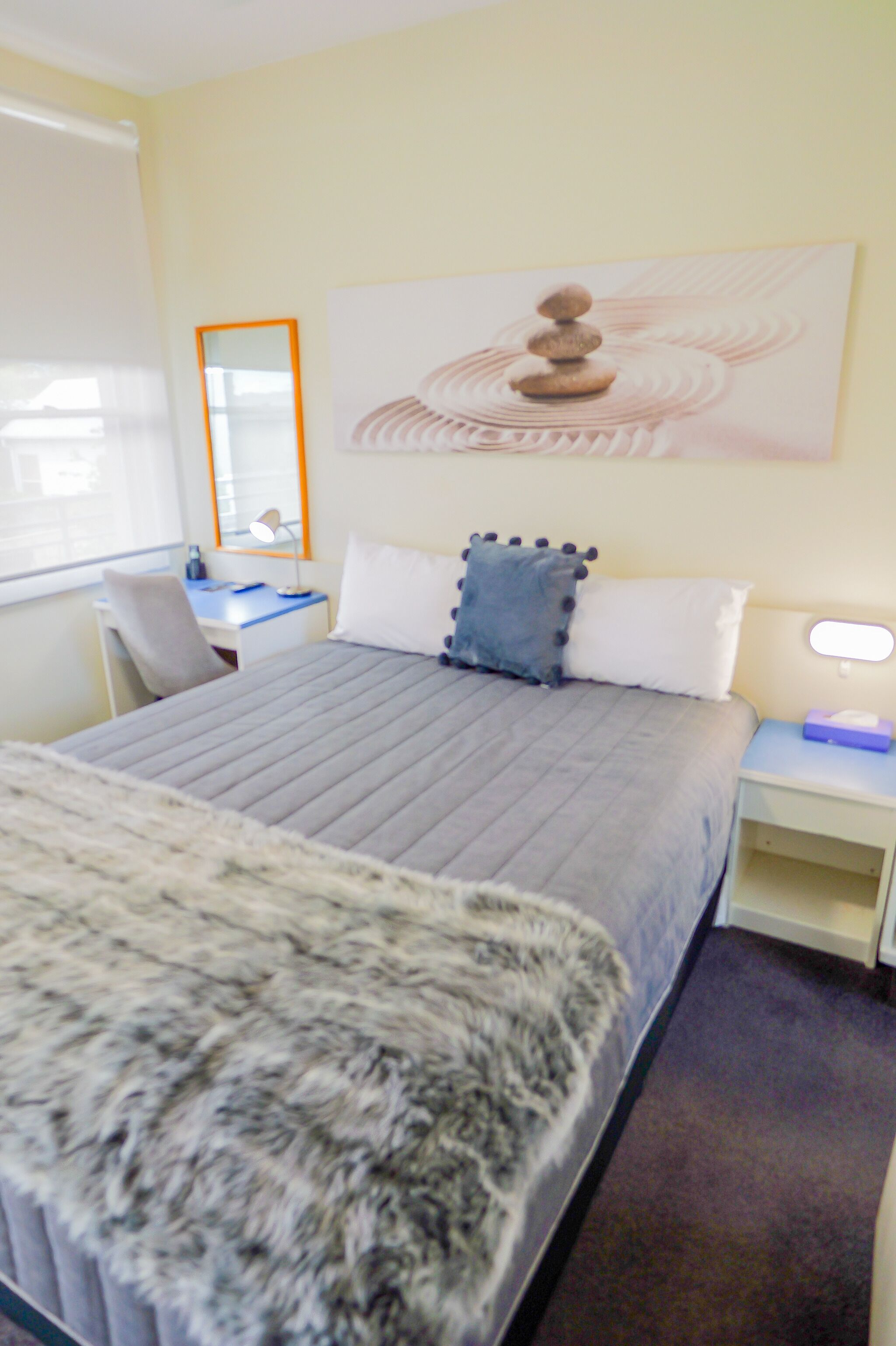 Caja de seguridad en la habitación, escritorio y wifi gratis 