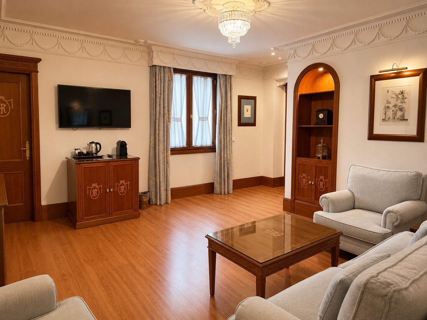 Habitación doble Premium | Minibar y caja de seguridad en la habitación 