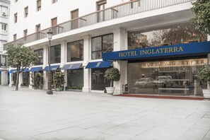 Front of property - Hotel Inglaterra Sevilla (Seville)