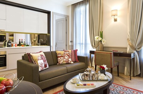 La Clef Tour Eiffel Paris by The Crest Collection - Image 22