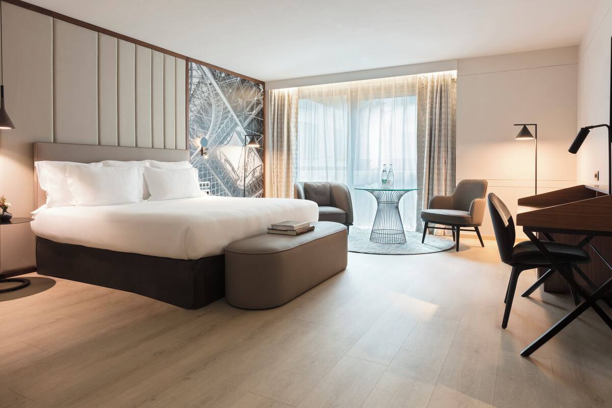 Deluxe Room | Egyptian cotton sheets, premium bedding, in-room safe, desk
