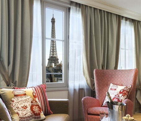 La Clef Tour Eiffel Paris by The Crest Collection - Image 5