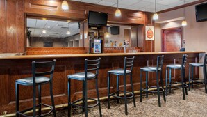 Bar (on property) - Clarion Hotel Airport Area (Indianapolis)