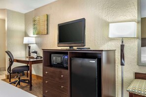 Desk, iron/ironing board, free WiFi, bed sheets