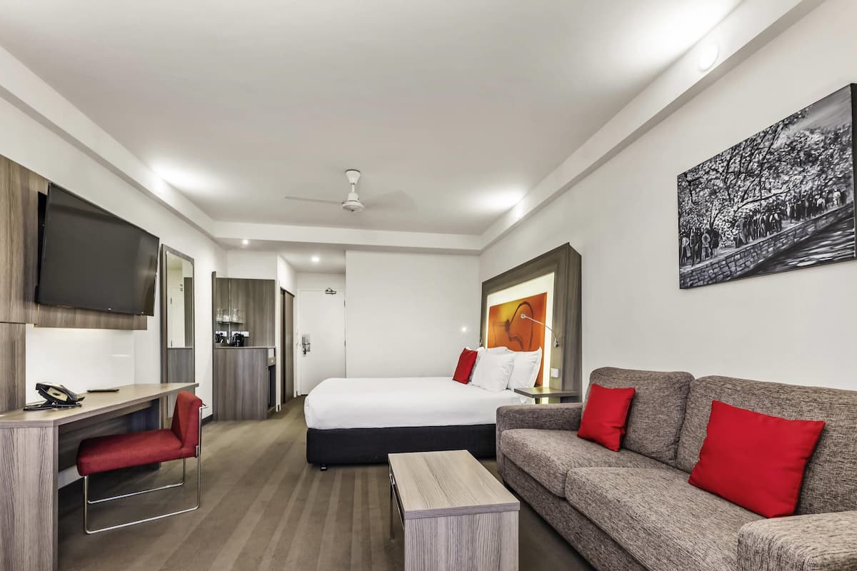 In-room safe, individually furnished, desk, iron/ironing board
