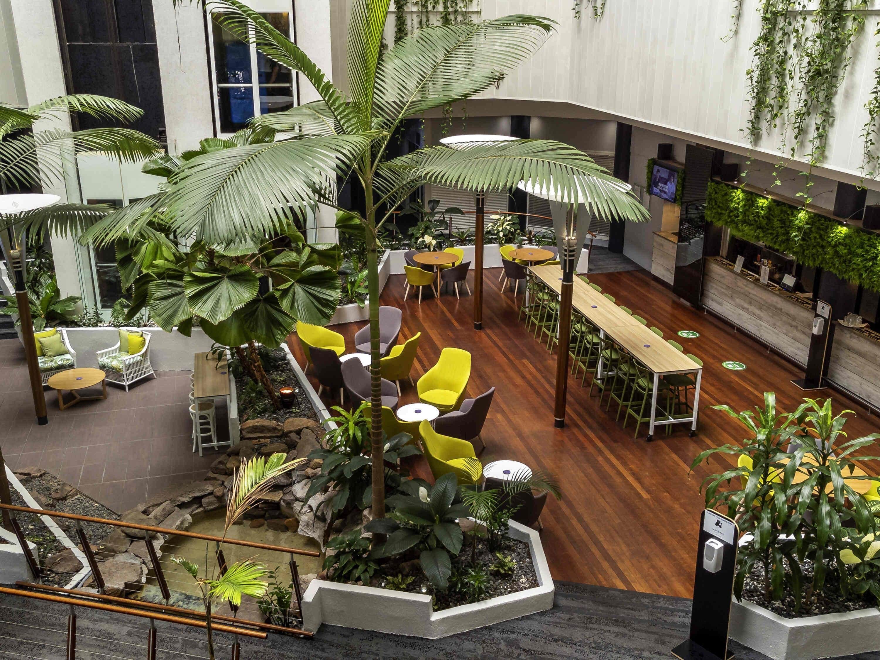 Lobby lounge, garden views, open daily