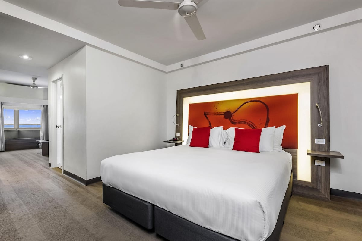 In-room safe, individually furnished, desk, iron/ironing board