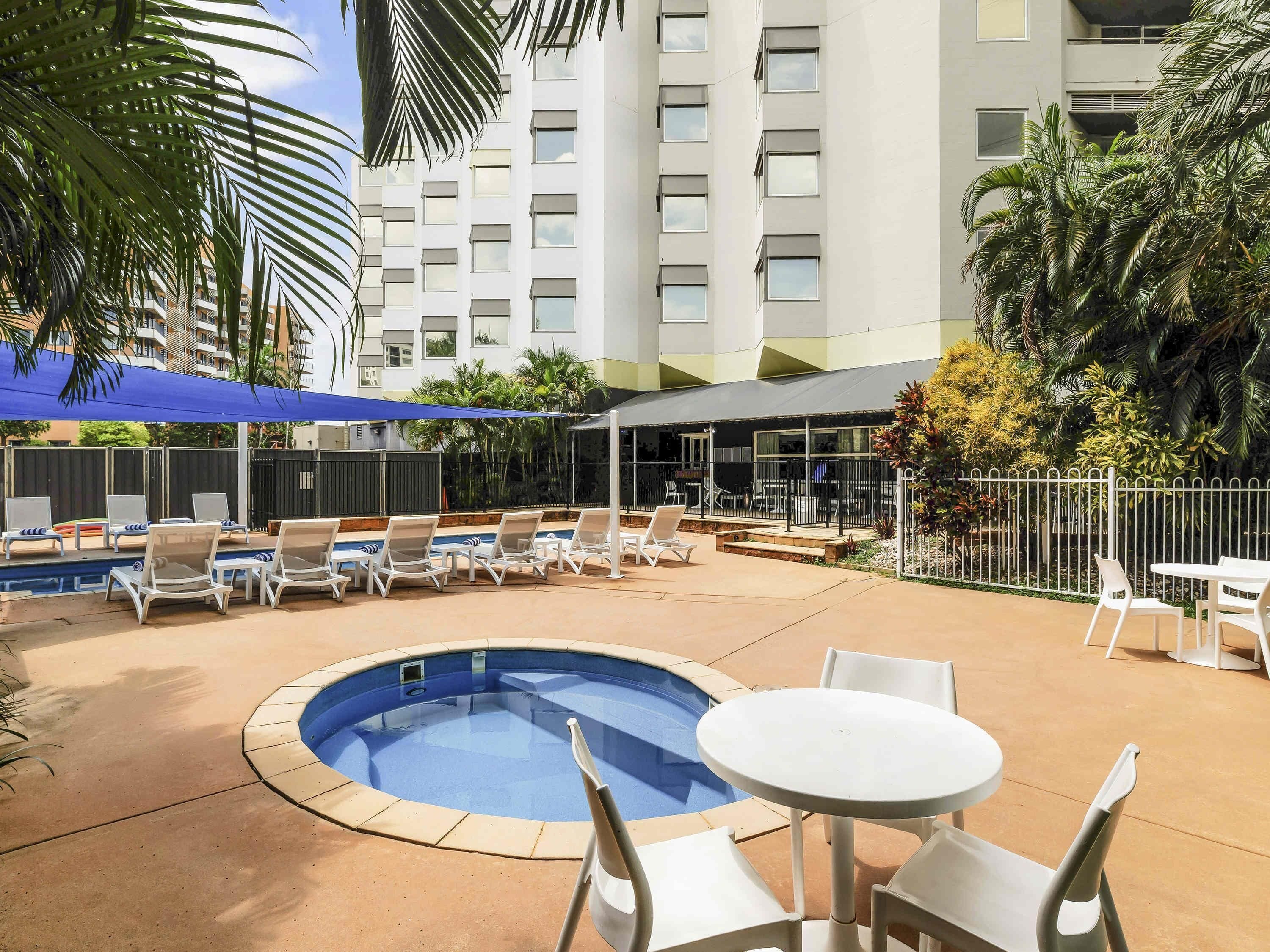 Outdoor pool, pool loungers