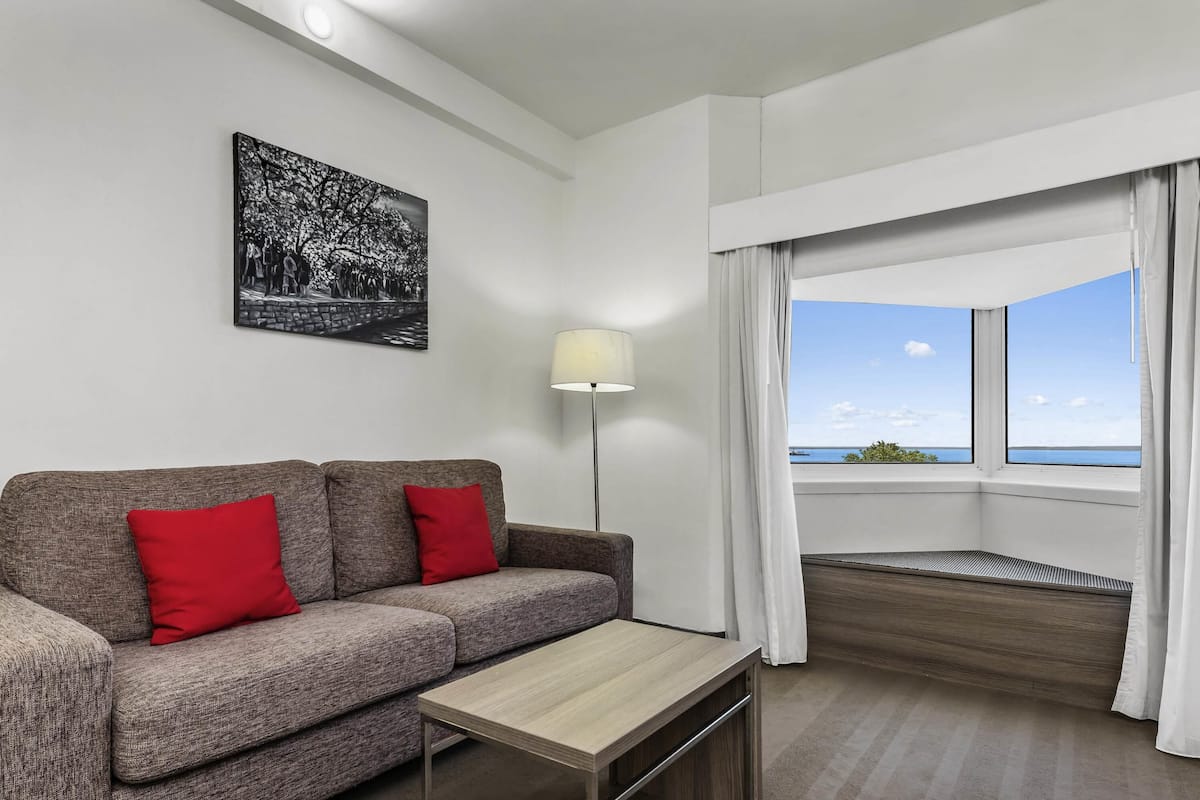 Superior Room, 1 Queen Bed, Harbour View