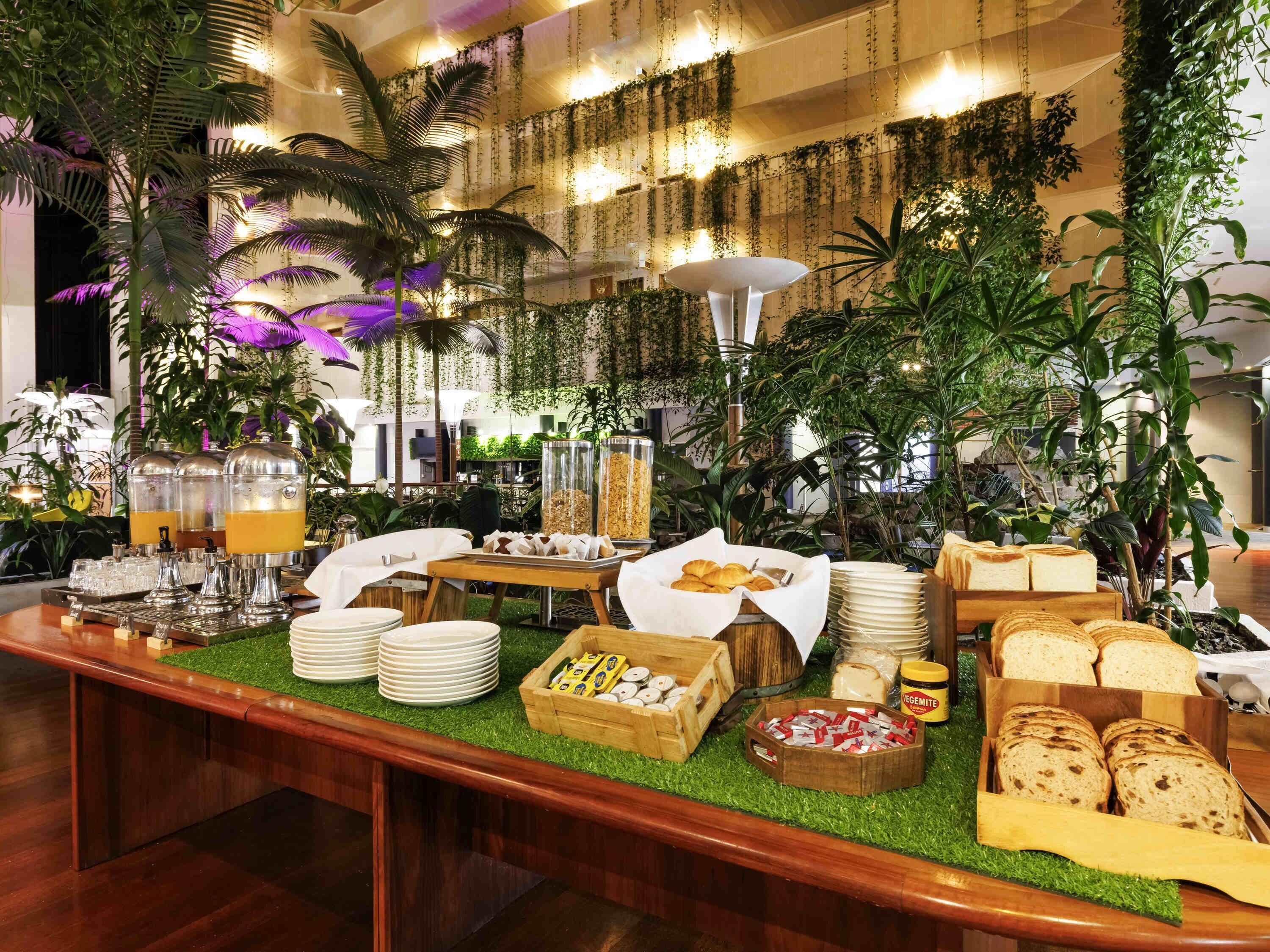 Daily buffet breakfast for a fee