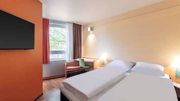 Doppelzimmer | Hochwertige Bettwaren, Zimmersafe, Schreibtisch, VerdunkelungsvorhÀnge