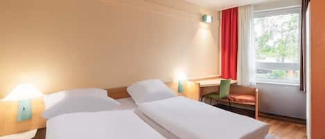 Premium bedding, in-room safe, desk, blackout drapes