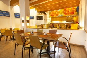 Breakfast, lunch, dinner served; Mexican cuisine, alfresco dining 
