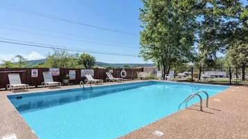 Kolam renang outdoor