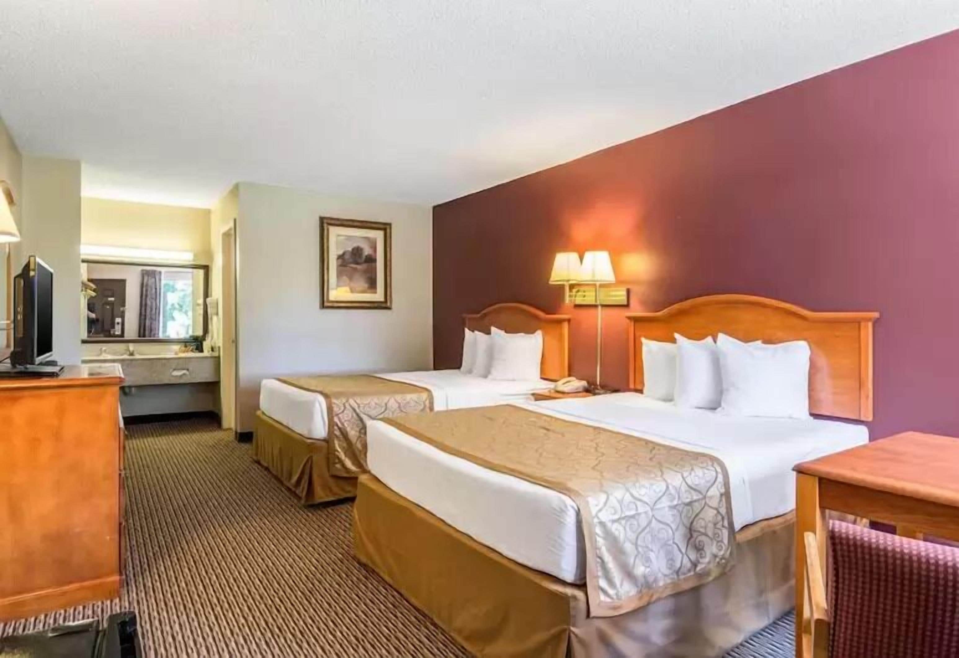 Quartos à prova de som, ferros/tábuas de passar roupa, Wi-Fi de cortesia