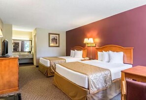 Soundproofing, iron/ironing board, free WiFi - The Parkwood Inn & Suites (Mountain View)