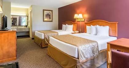 The Parkwood Inn & Suites