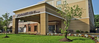 DoubleTree by Hilton Mahwah