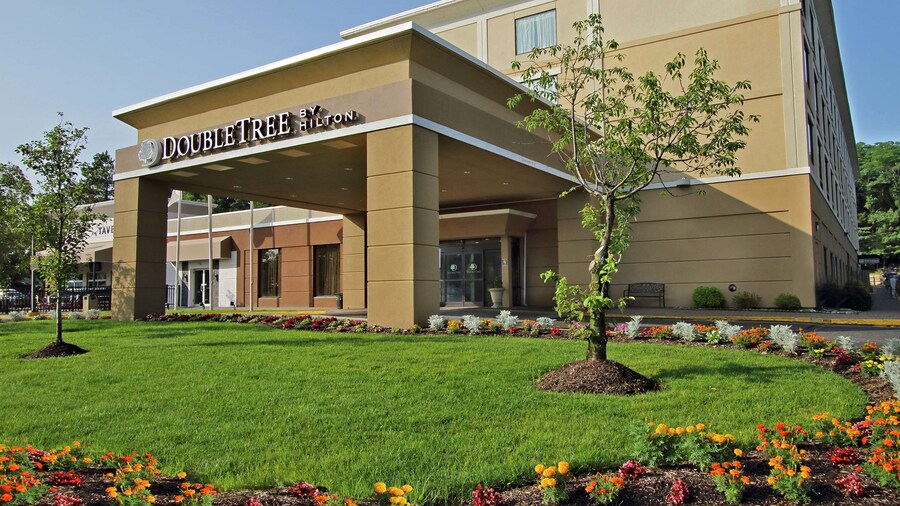DoubleTree by Hilton Mahwah
