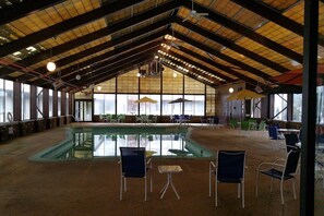 室外游泳池