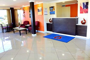 Lobby - Motel 6 Winnie, TX (Winnie)