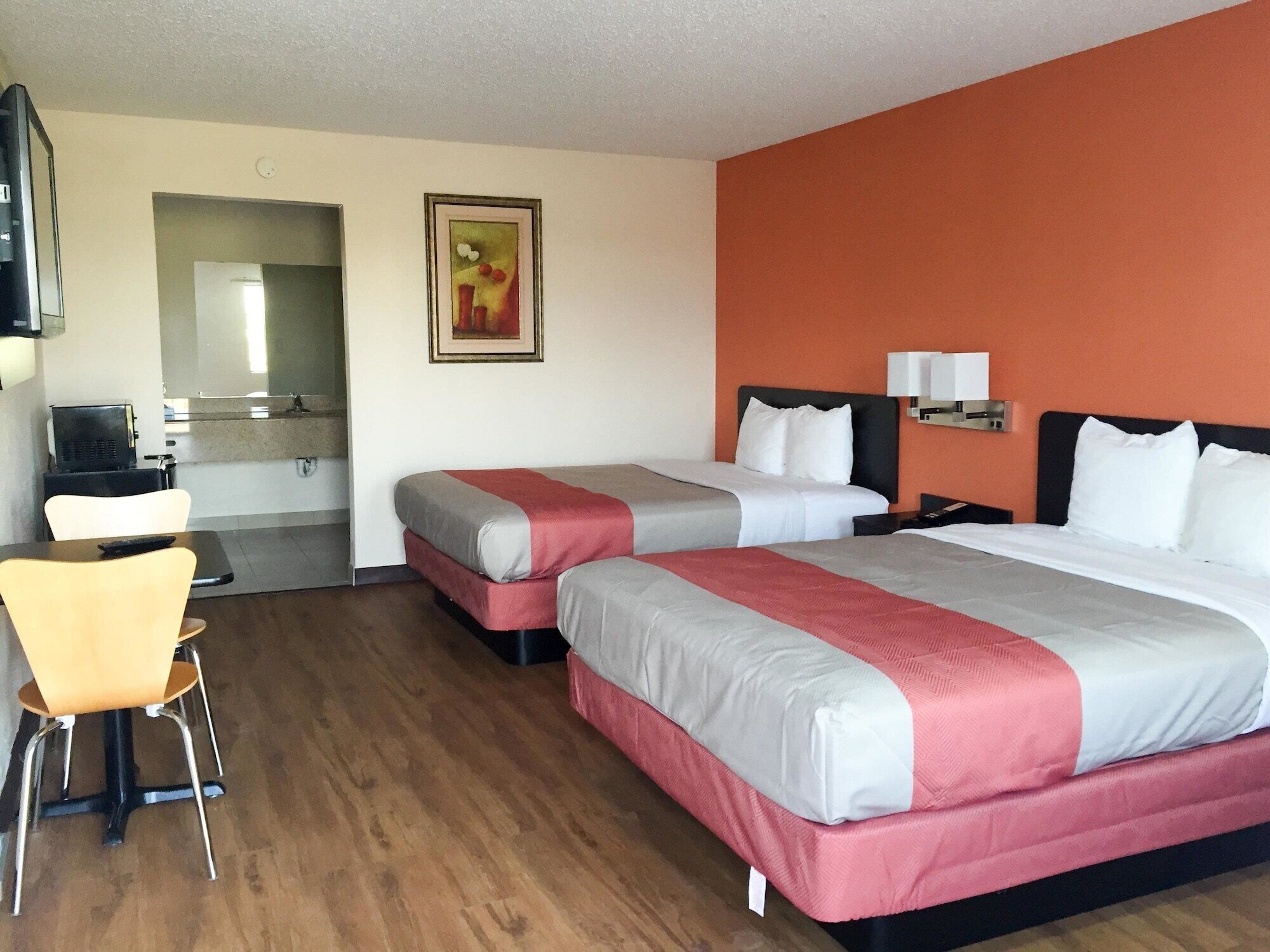 Desk, blackout drapes, free WiFi, bed sheets