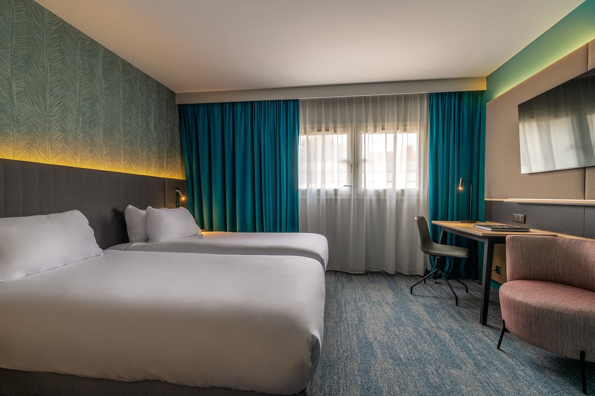 Minibar, in-room safe, individually decorated, individually furnished