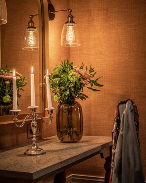 Captains Suite - One bedroom | Hochwertige Bettwaren, Zimmersafe, individuell dekoriert