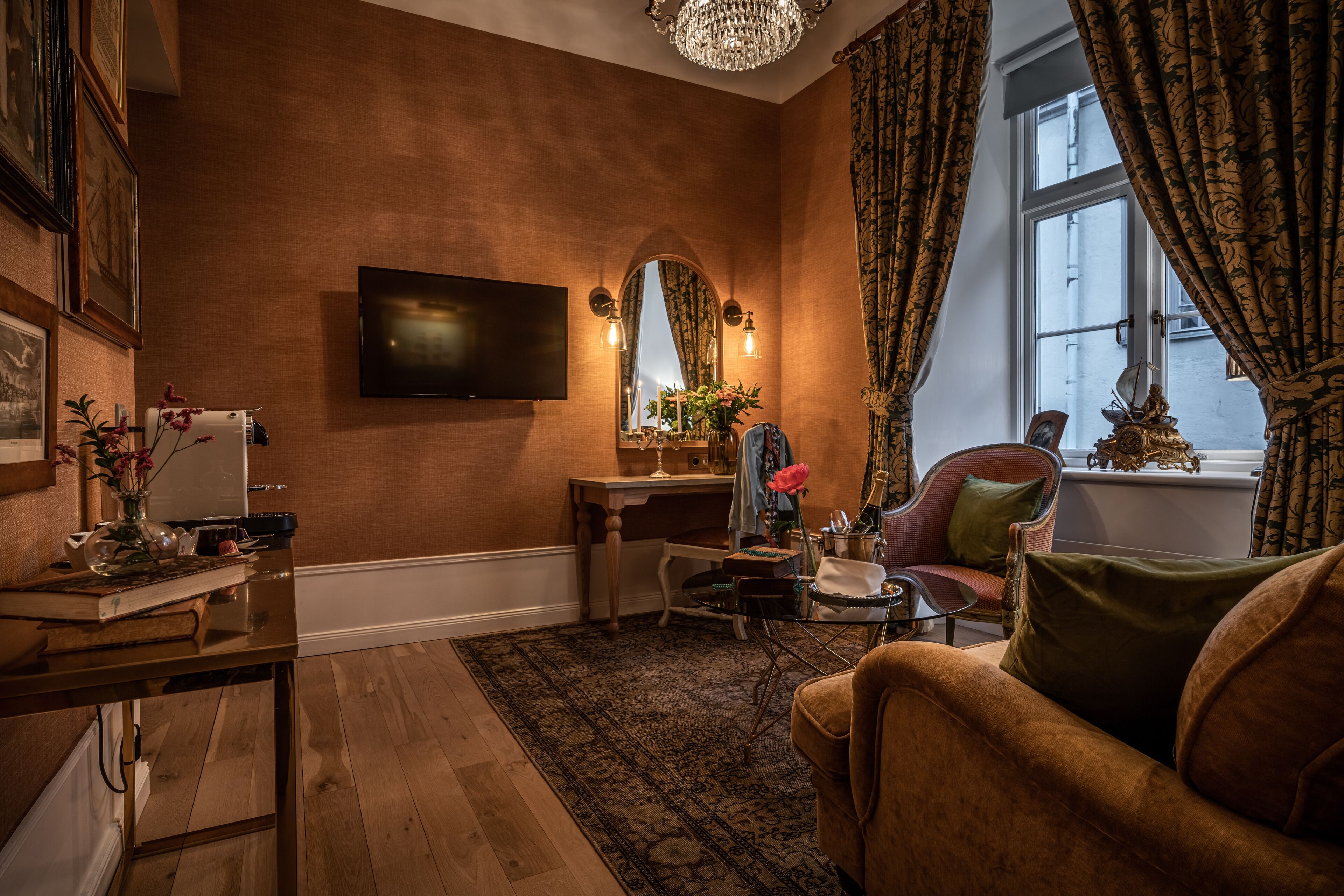 captains suite - one bedroom  | premium bedding, in-room safe, individually decorated