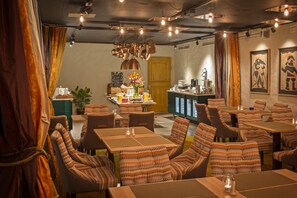 Free daily buffet breakfast - Victory Hotel (Stockholm)