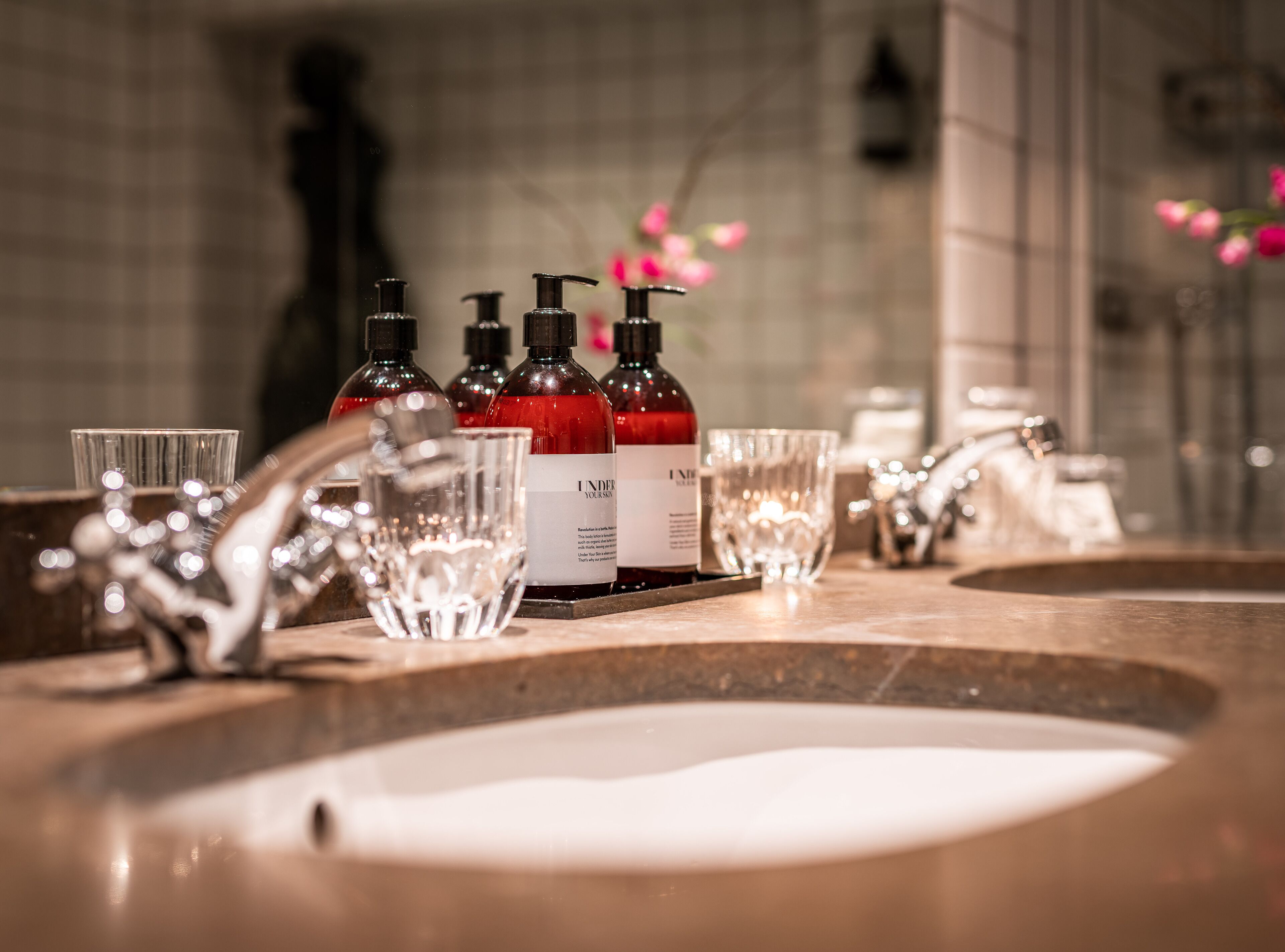 captain´s deluxe room | bathroom | eco-friendly toiletries, hair dryer, bathrobes, towels