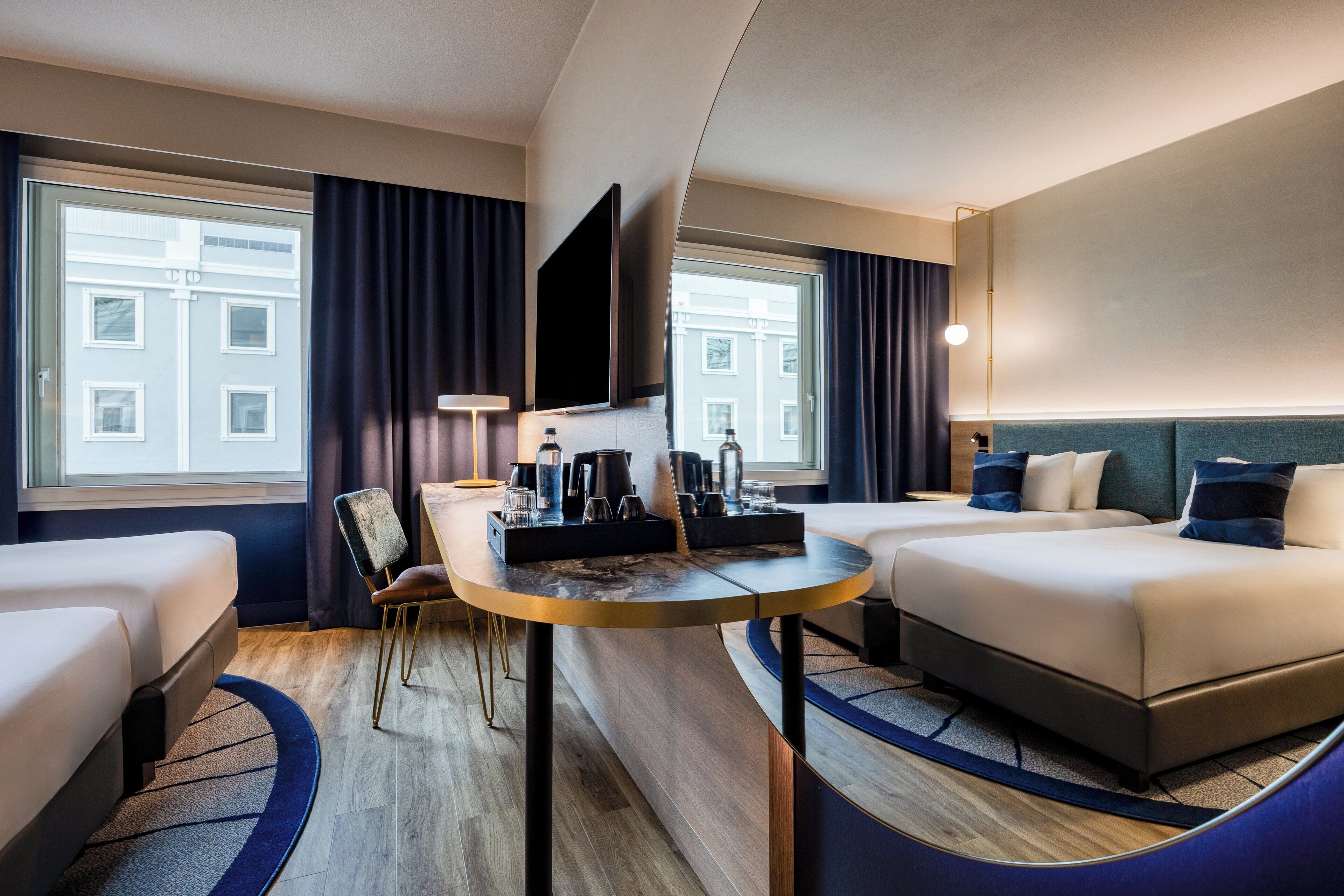 Standardzimmer, 2 Einzelbetten (Atrium View) | Minibar, Zimmersafe, Schreibtisch, laptopgeeigneter Arbeitsplatz