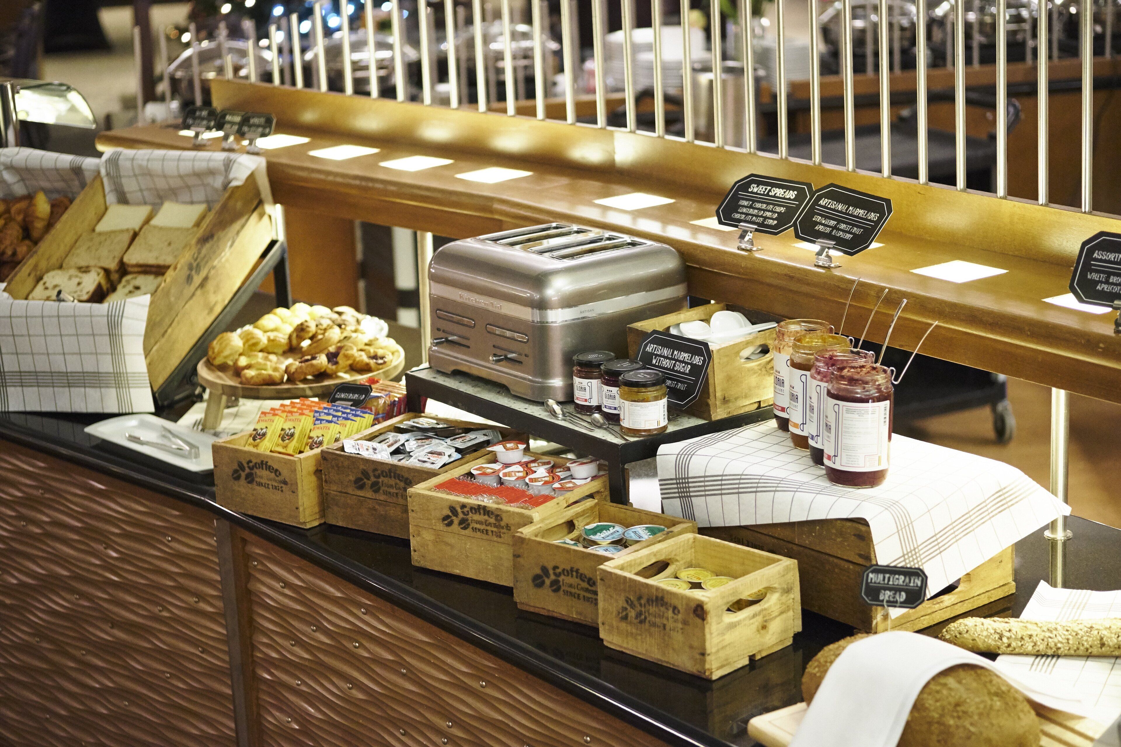 Daily buffet breakfast (EUR 19.50 per person)