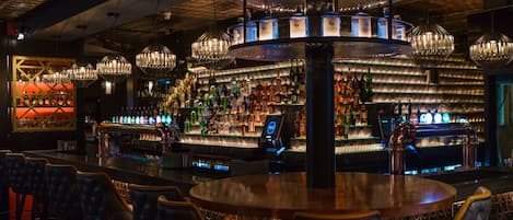 Serves lunch and dinner