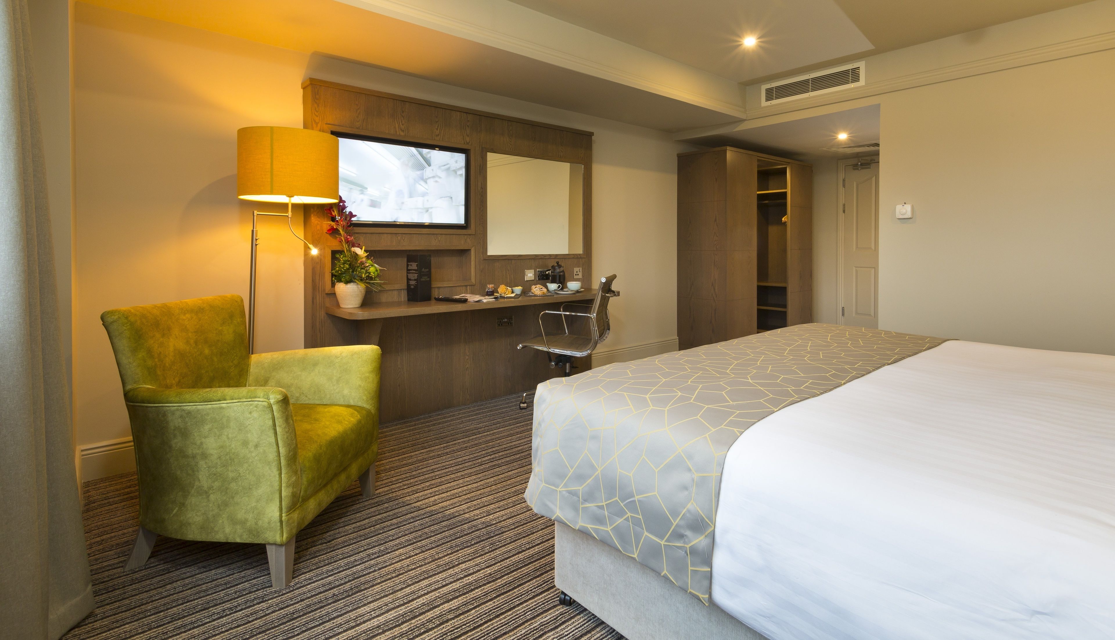 executive double or twin room, 1 bedroom | hypo-allergenic bedding, in-room safe, desk, laptop workspace